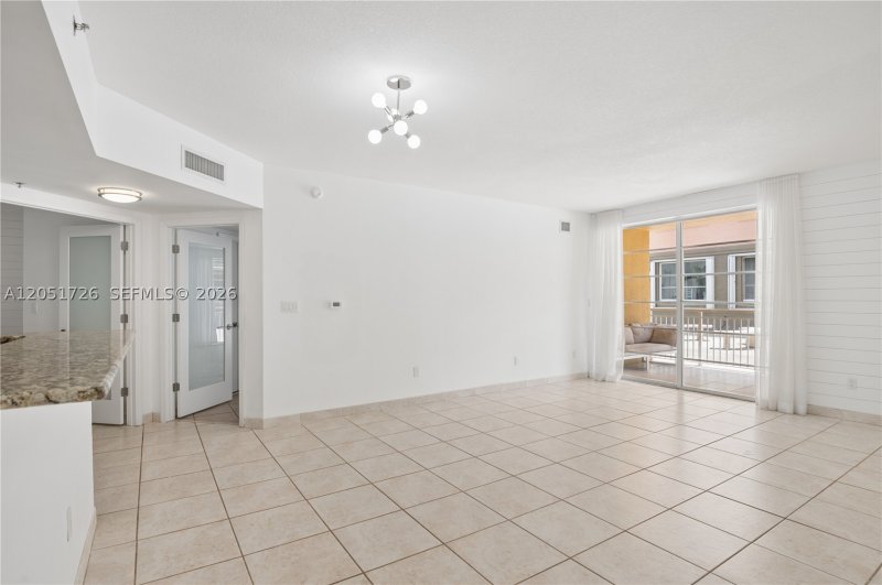 Comprar apartamento en The Courts Condo 417