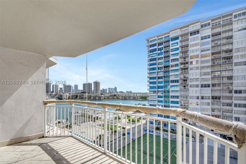 Comprar apartamento en Del Prado South Tower 801
