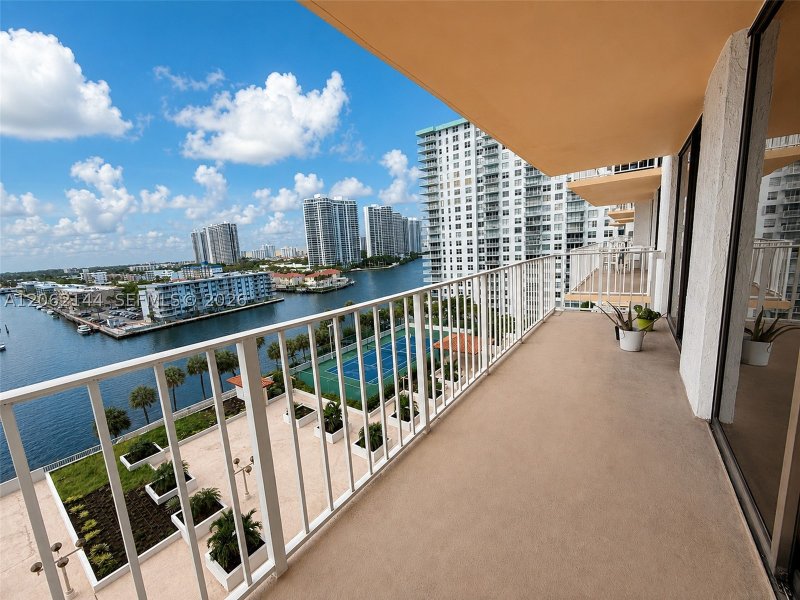 Apartment for rent at Winston Towers 1005