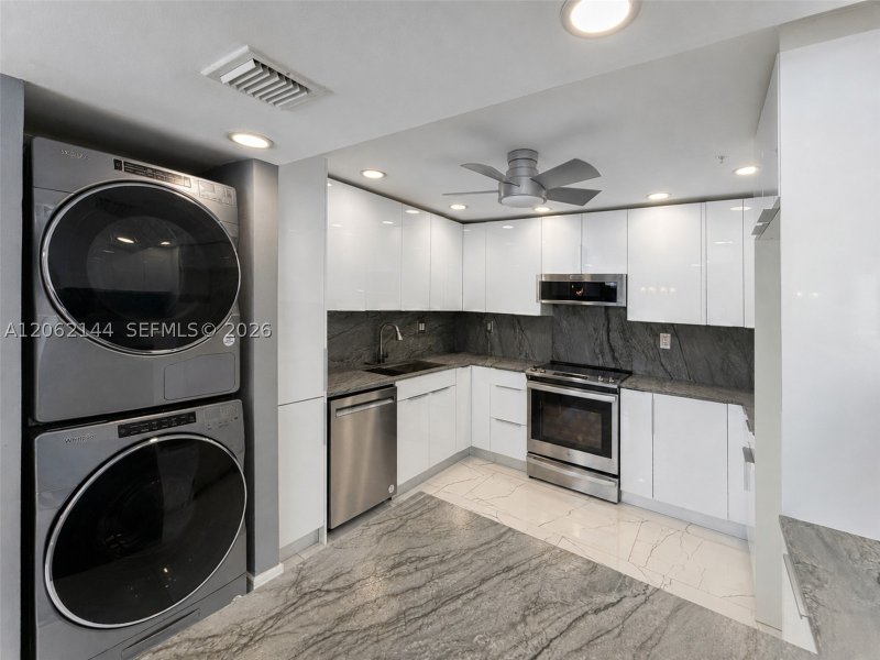 Apartment for rent at Winston Towers 1005