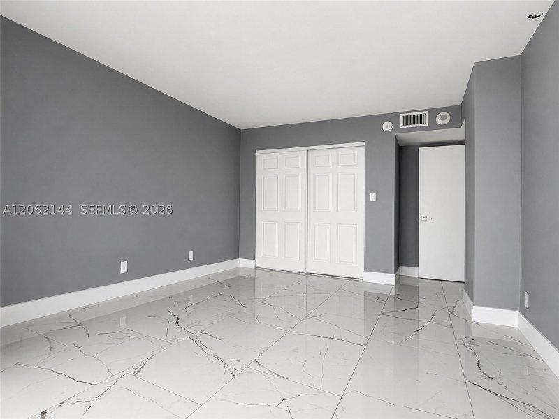 Apartment for rent at Winston Towers 1005