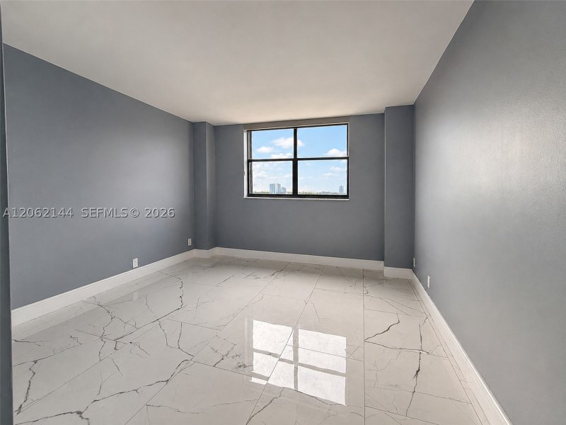 Apartment for rent at Winston Towers 1005