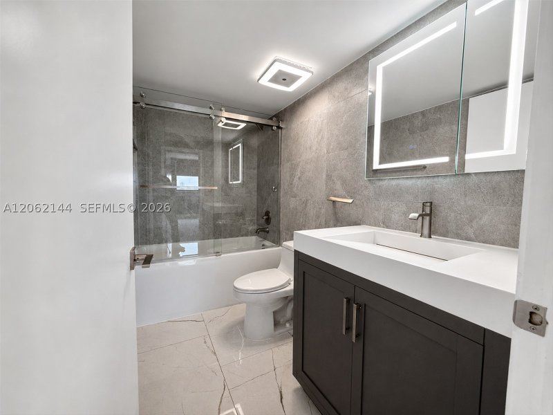 Apartment for rent at Winston Towers 1005