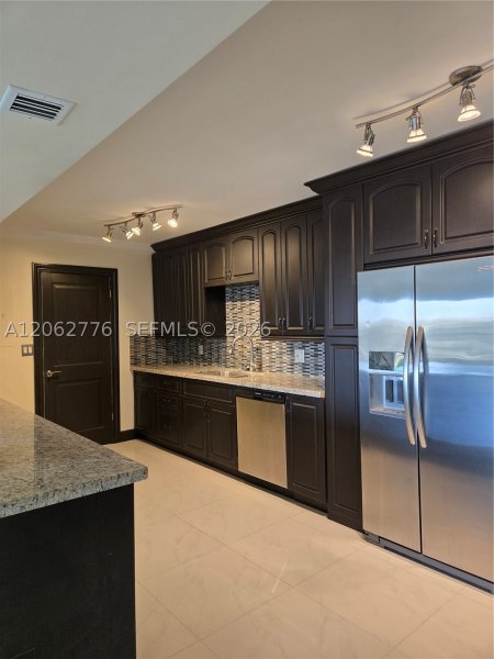 Comprar apartamento en The Cricket Club 911