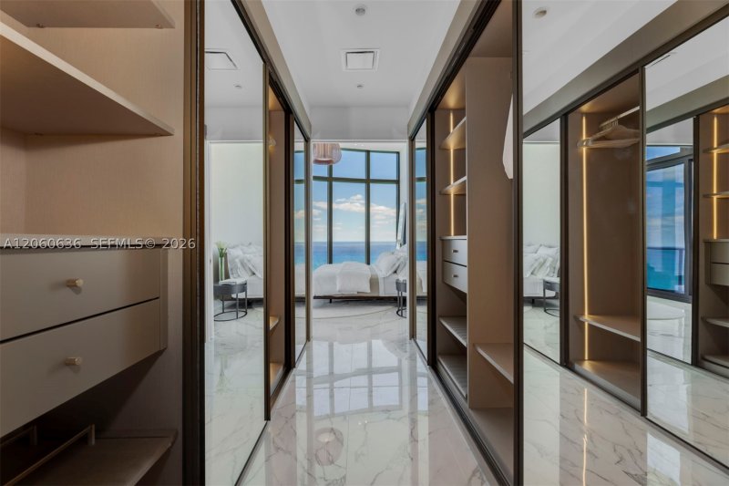 Comprar apartamento en Ritz Carlton Residences Sunny Isles 4701