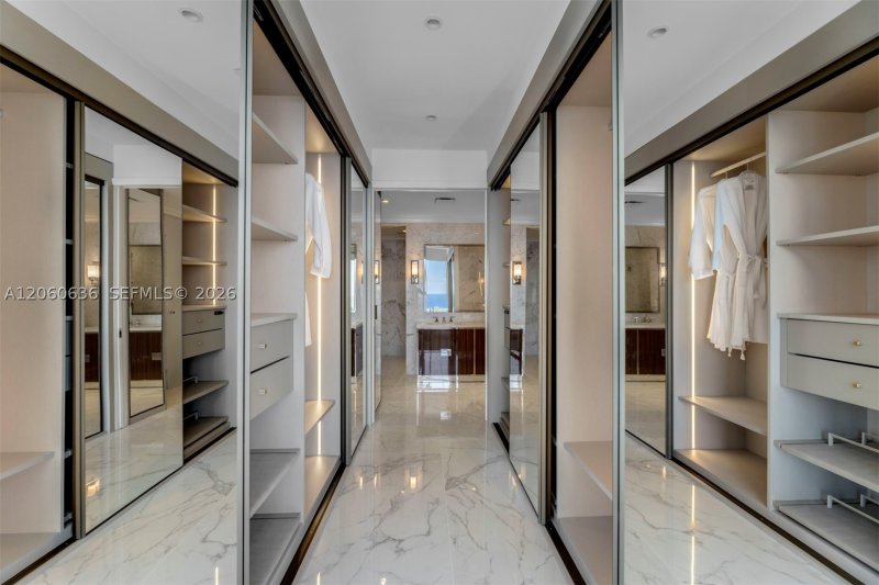 Comprar apartamento en Ritz Carlton Residences Sunny Isles 4701