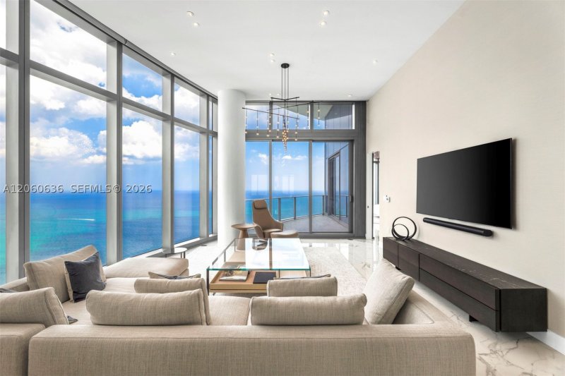 Comprar apartamento en Ritz Carlton Residences Sunny Isles 4701