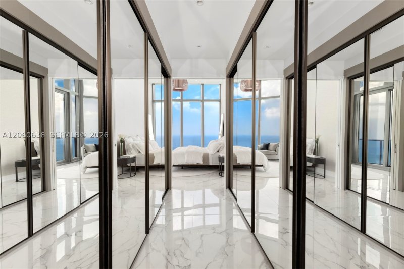 Comprar apartamento en Ritz Carlton Residences Sunny Isles 4701