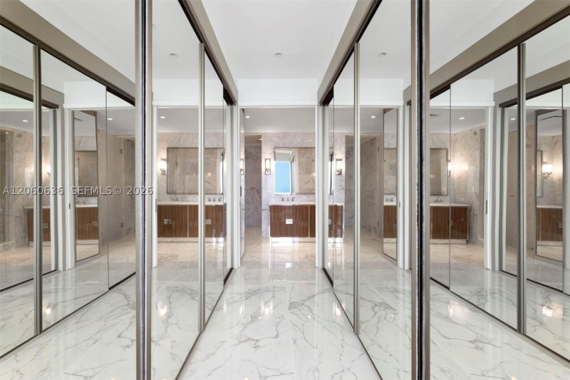 Comprar apartamento en Ritz Carlton Residences Sunny Isles 4701