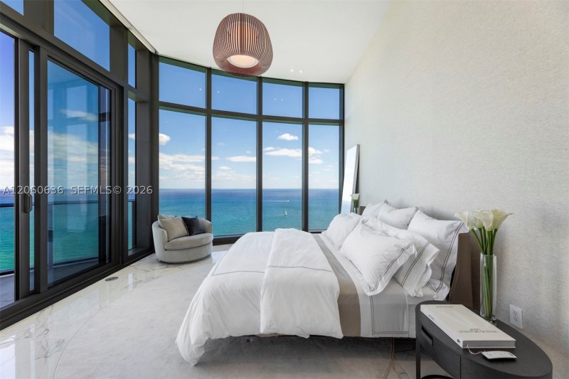 Comprar apartamento en Ritz Carlton Residences Sunny Isles 4701