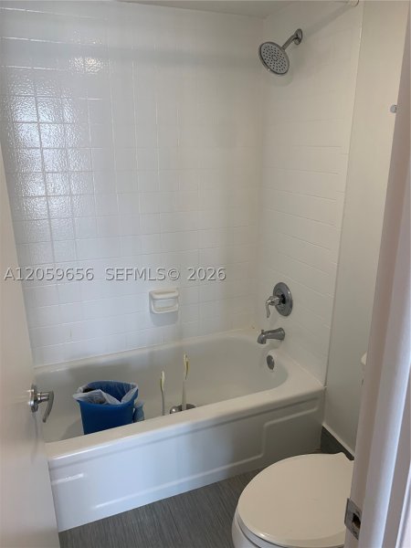 Comprar apartamento no Charter Club Condos 1017