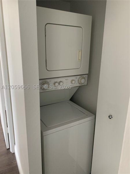 Comprar apartamento no Charter Club Condos 1017
