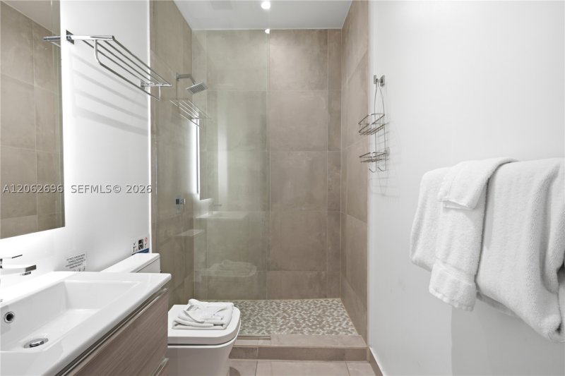 Condo for sale at Smart Brickell III 405