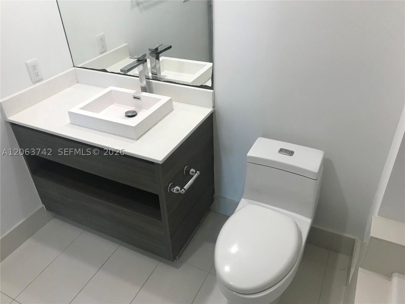 Condo for sale at 1100 Millecento 809