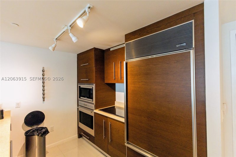 Condo for sale at Icon Brickell Tower I 4511