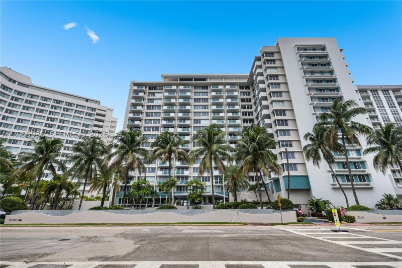 Condo for sale at Mirador North Tower 1419