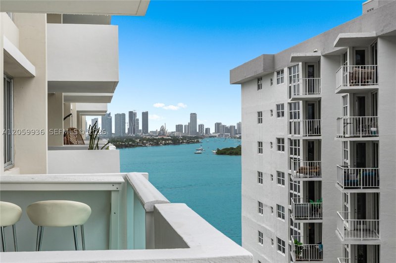 Comprar apartamento no Mirador North Tower 1419