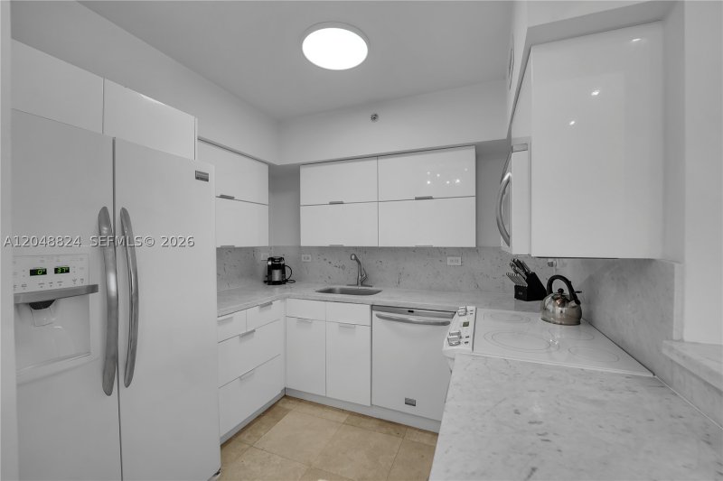Apartment for rent at Flamingo 1512S