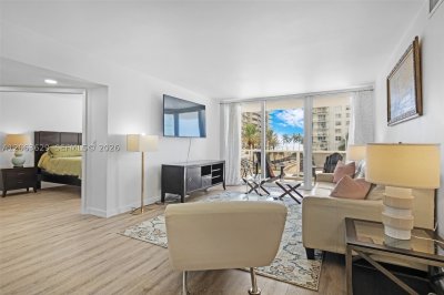 Seacoast 5700 Apt #4C