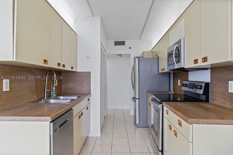 Condo for sale at Nine Island Avenue 2306
