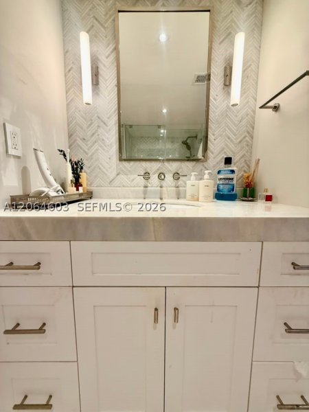Aluguel de apartamento no 5600 Collins 15S