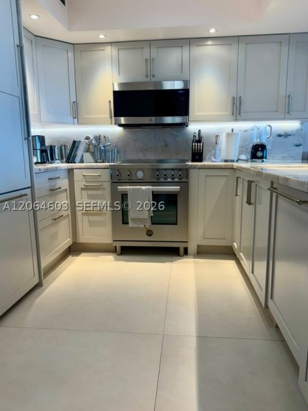 Aluguel de apartamento no 5600 Collins 15S
