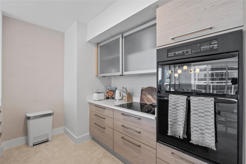 Comprar apartamento no Beach Club Two 1006