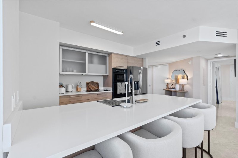 Comprar apartamento no Beach Club Two 1006
