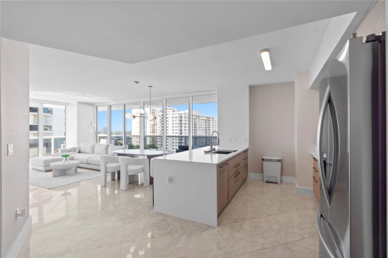 Comprar apartamento no Beach Club Two 1006