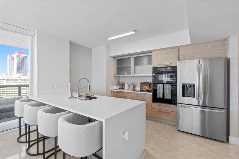 Comprar apartamento no Beach Club Two 1006
