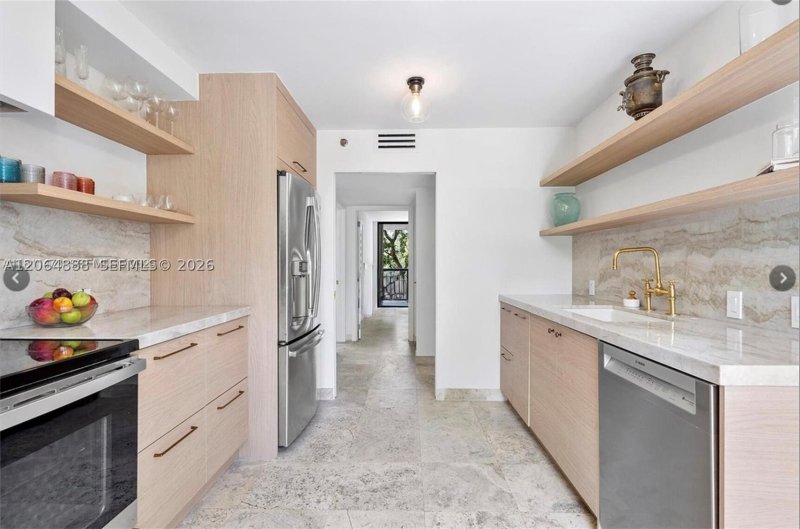 Aluguel de apartamento no Coconut Grove Bayshore 4A