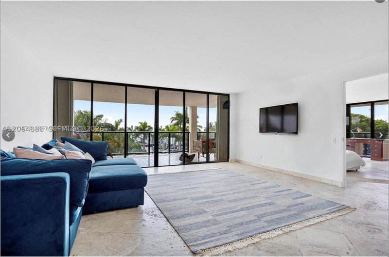 Aluguel de apartamento no Coconut Grove Bayshore 4A