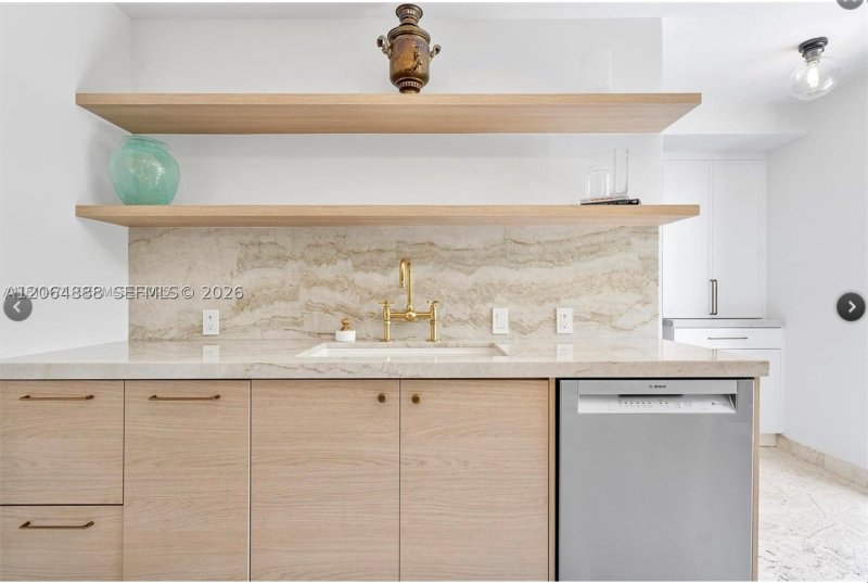 Aluguel de apartamento no Coconut Grove Bayshore 4A