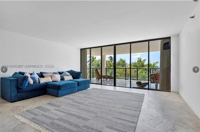 Aluguel de apartamento no Coconut Grove Bayshore 4A