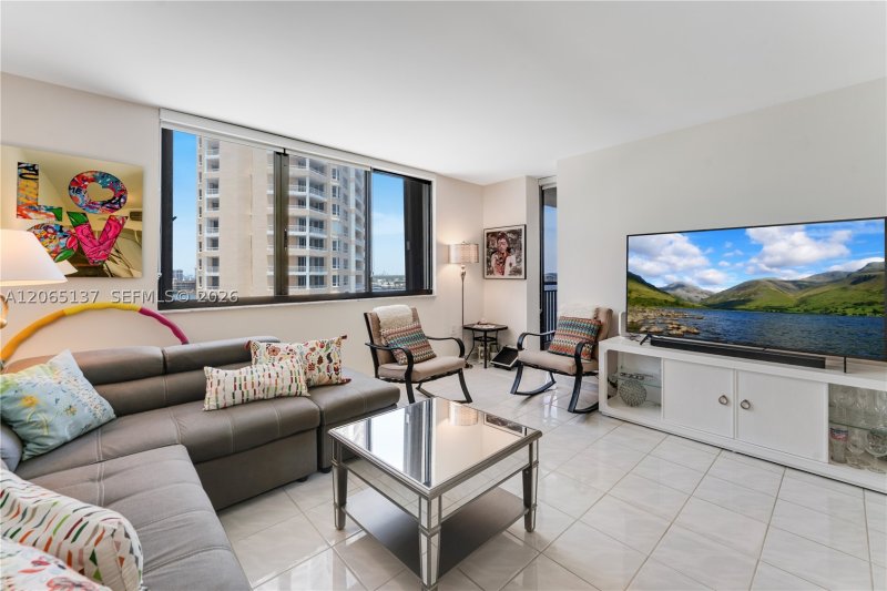 Aluguel de apartamento no Brickell Key Two 1422