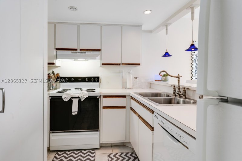 Aluguel de apartamento no Brickell Key Two 1422