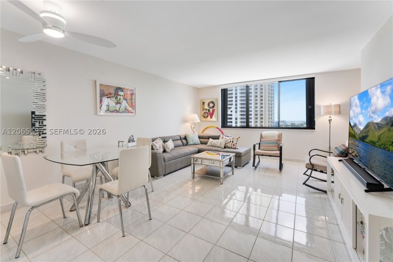 Aluguel de apartamento no Brickell Key Two 1422