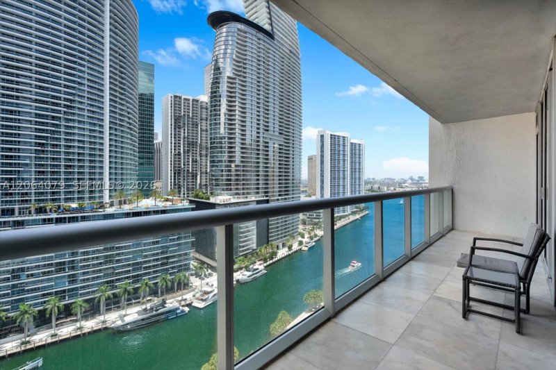 Condo for sale at Icon Brickell Viceroy 2103