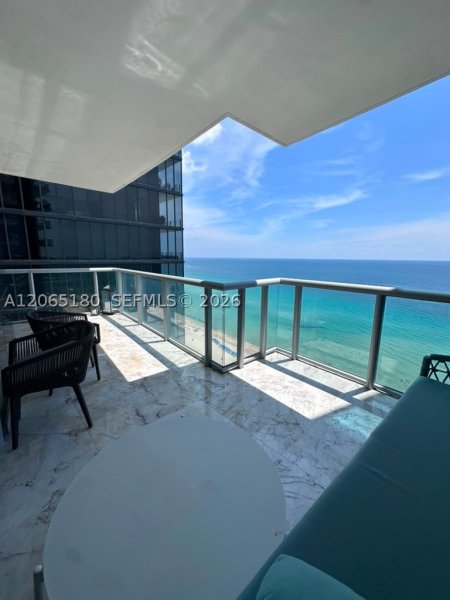 Comprar apartamento no Jade Ocean 1208