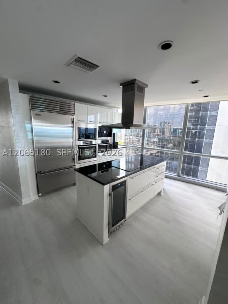 Comprar apartamento no Jade Ocean 1208