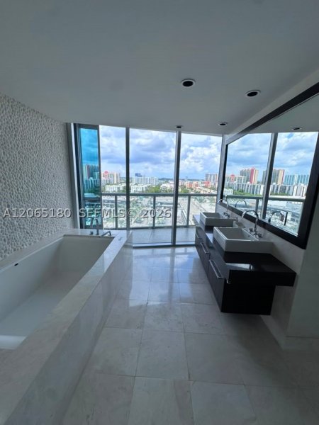 Comprar apartamento no Jade Ocean 1208