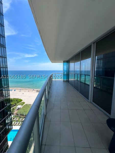Comprar apartamento no Jade Ocean 1208