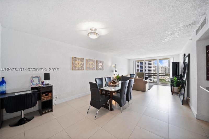 Comprar apartamento no Flamingo 1228S