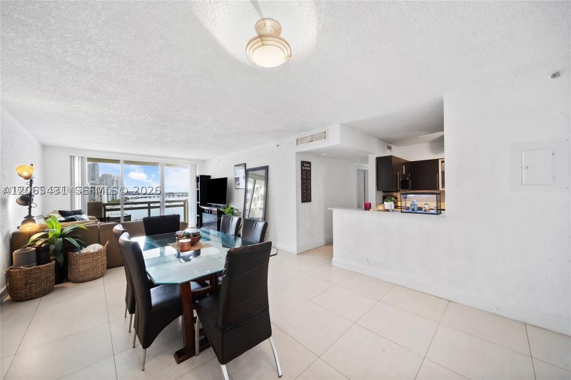 Comprar apartamento no Flamingo 1228S