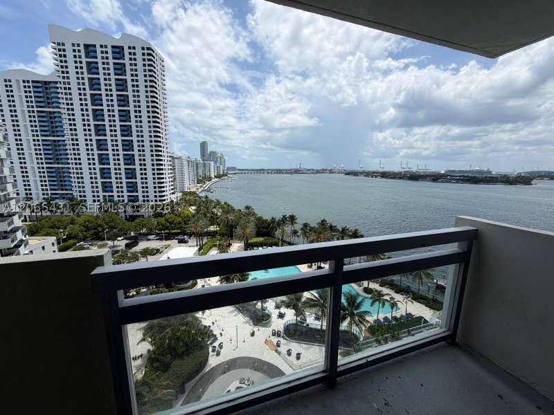Comprar apartamento no Flamingo 1228S