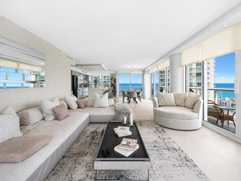 Condo for sale at Oceania 5 1751