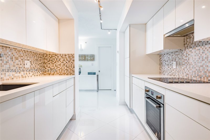 Aluguel de apartamento no The Collins Condo 720