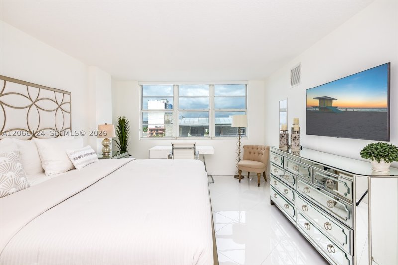 Aluguel de apartamento no The Collins Condo 720
