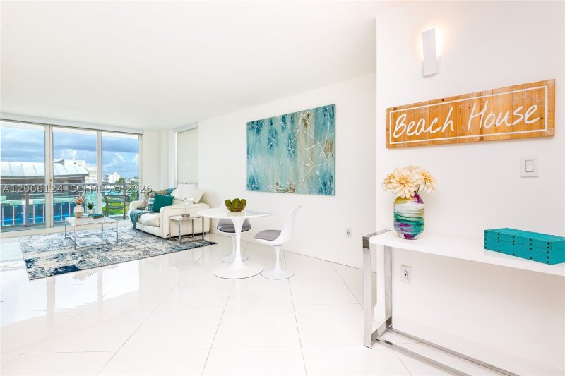 Aluguel de apartamento no The Collins Condo 720