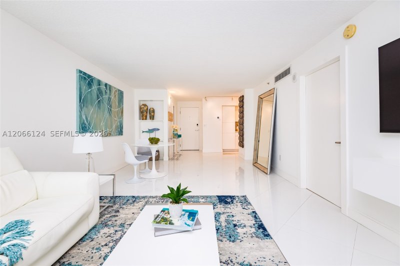 Aluguel de apartamento no The Collins Condo 720